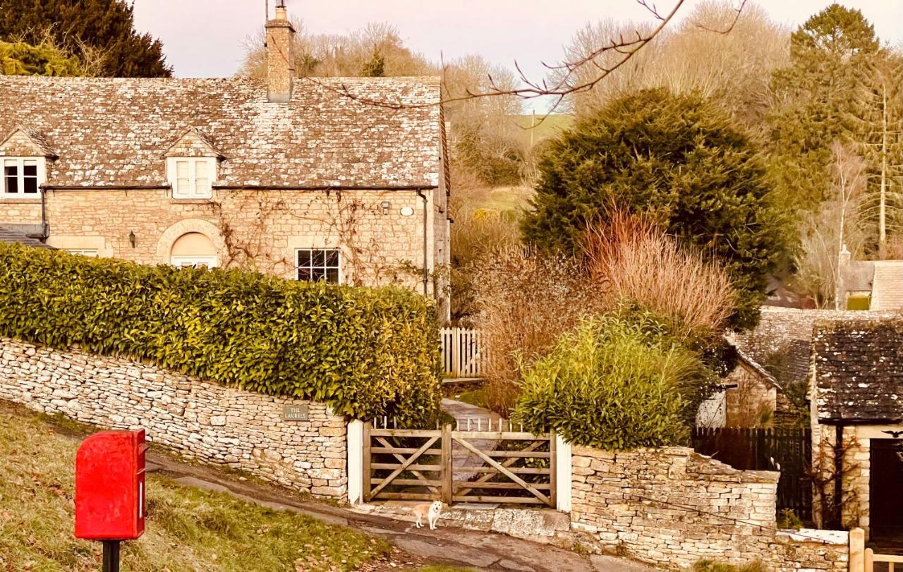 The Old Post Office Studio Apartment In A Beautiful Cotswold Village 시런세스터 외부 사진