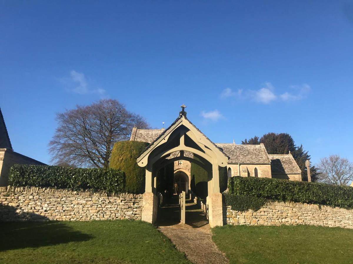 The Old Post Office Studio Apartment In A Beautiful Cotswold Village 시런세스터 외부 사진
